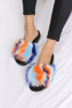 Load image into Gallery viewer, Plush Open-Toe Sandals
