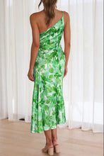 Load image into Gallery viewer, Sassy Green Printed Single Shoulder Dress
