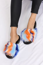 Load image into Gallery viewer, Plush Open-Toe Sandals
