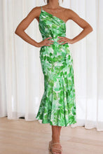 Load image into Gallery viewer, Sassy Green Printed Single Shoulder Dress
