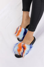 Load image into Gallery viewer, Plush Open-Toe Sandals
